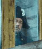 spying-russell-crowe.gif